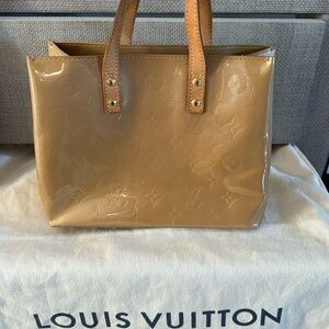Louis Vuitton vernis Reade PM